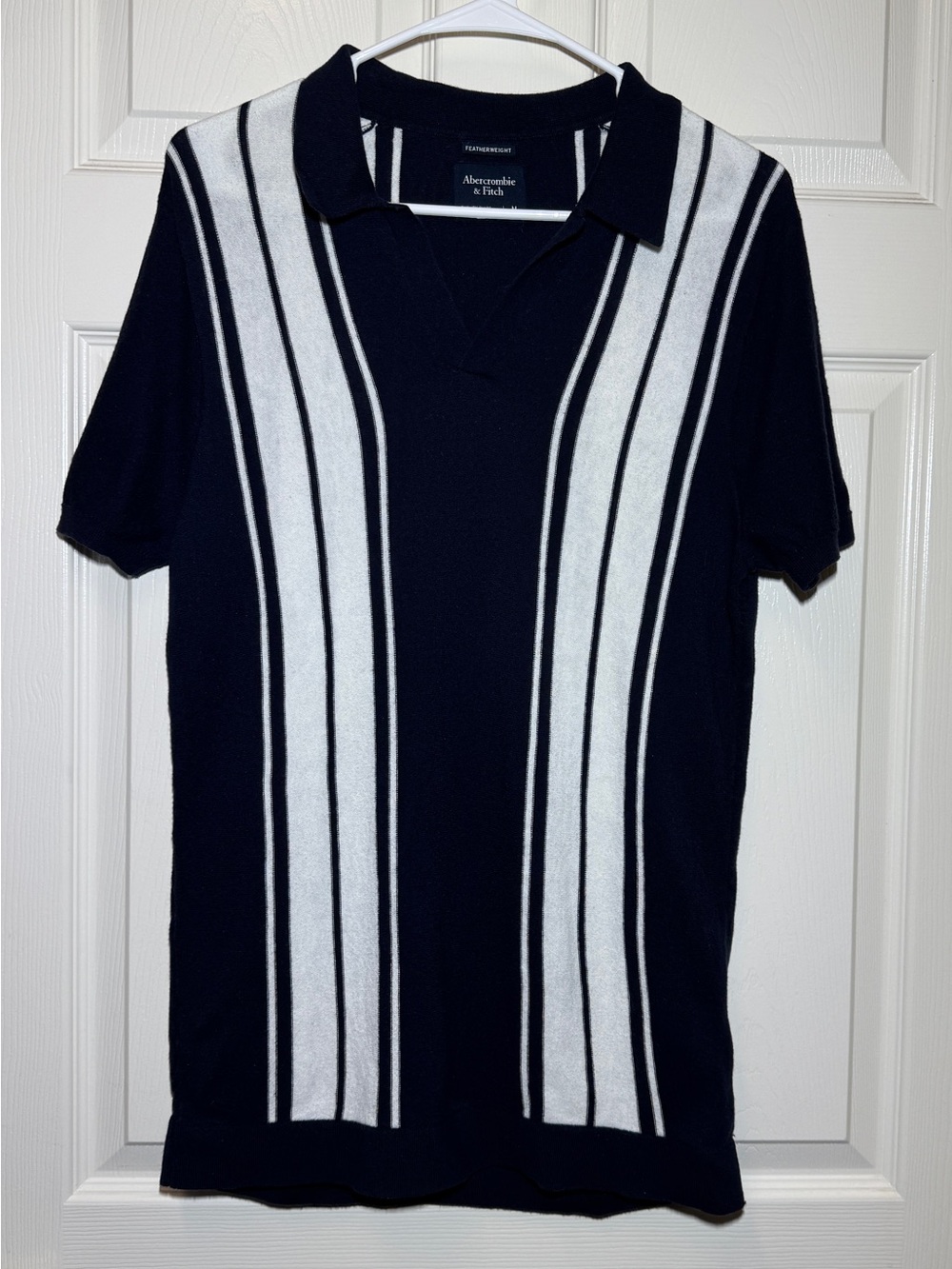 Abercrombie & Fitch Men’s Navy and White Striped Featherweight Sweater Polo M